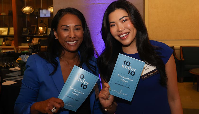 Attorney Linda Champion, BS ’96, JD ’01, visits with the 10 Under 10 emcee, past honoree Tiffany Chan, BSJ ’13
